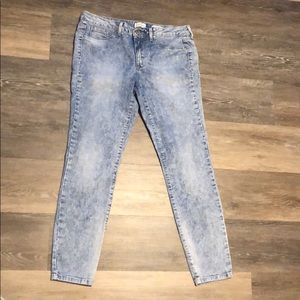 Jessica Simpson KISS me super skinny jean